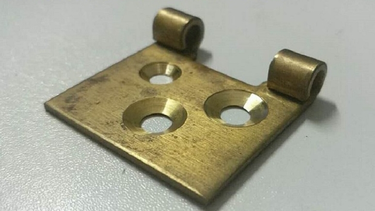 立浩科技倒角刀助力3C电子精密加工